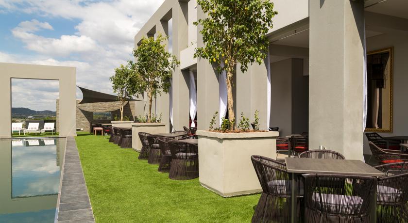 Protea Hotel Fire & Ice! By Marriott Pretoria Menlyn Экстерьер фото