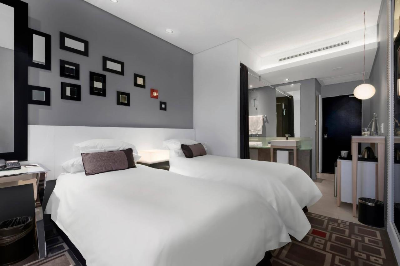 Protea Hotel Fire & Ice! By Marriott Pretoria Menlyn Экстерьер фото
