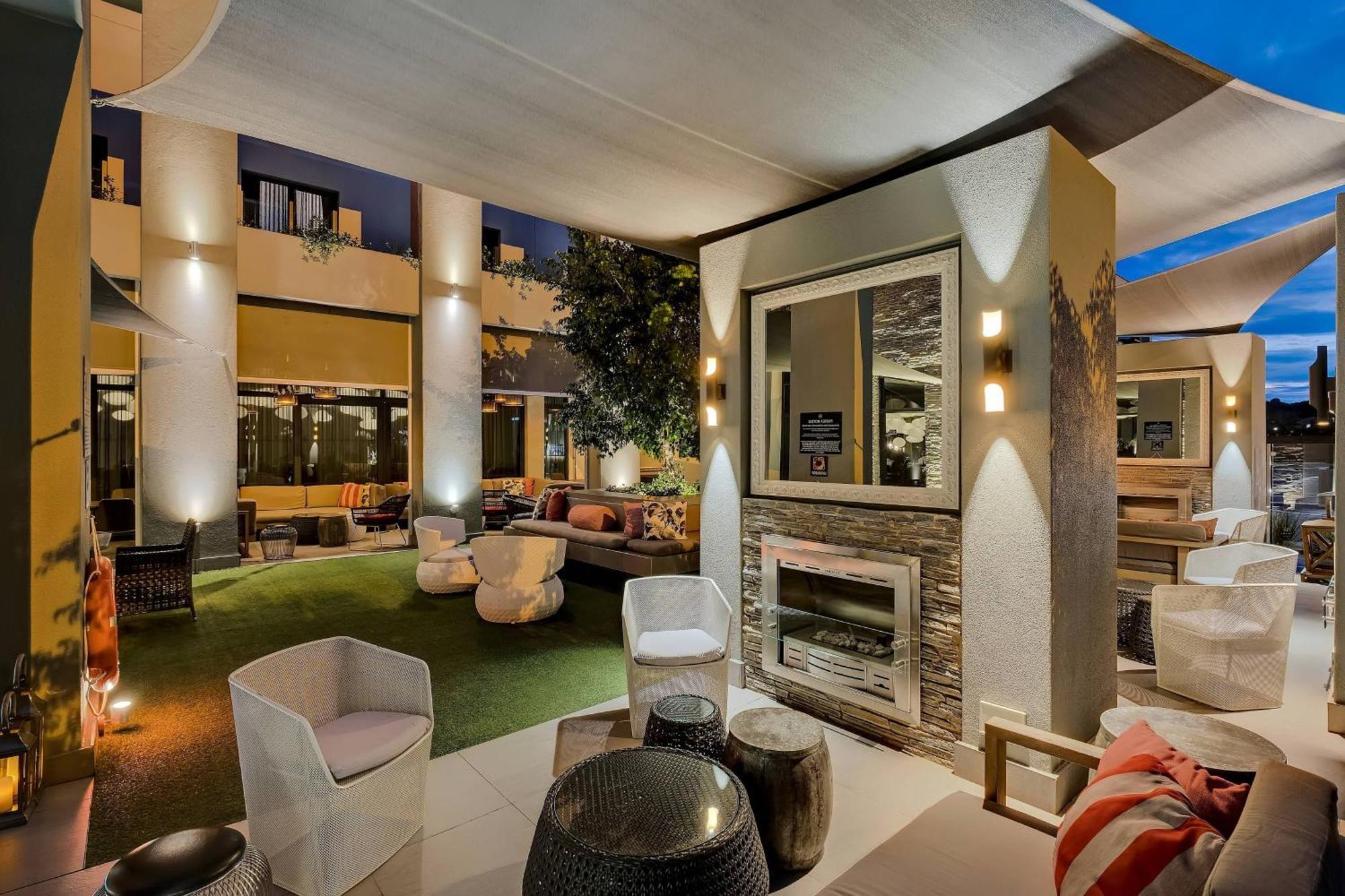 Protea Hotel Fire & Ice! By Marriott Pretoria Menlyn Экстерьер фото