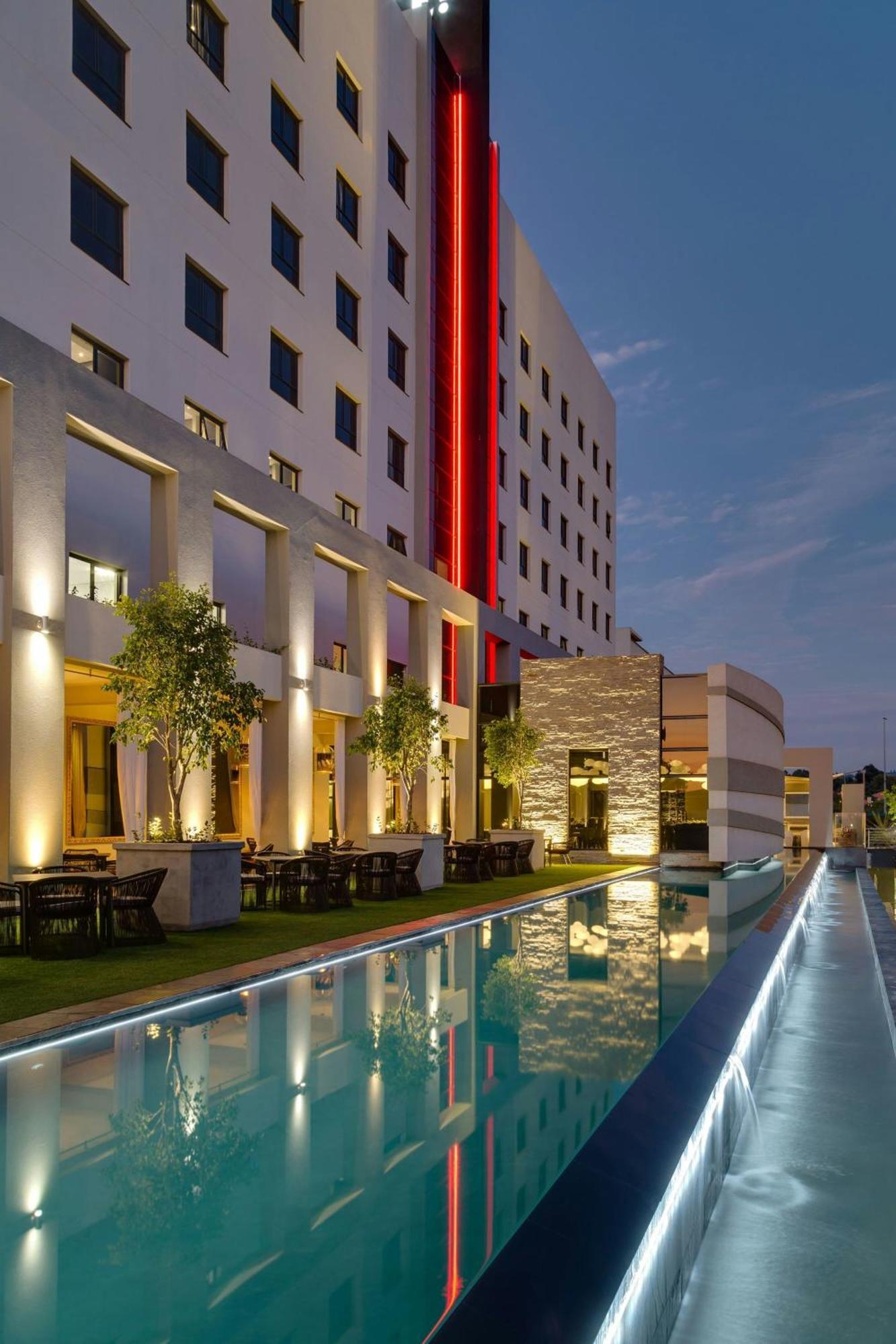 Protea Hotel Fire & Ice! By Marriott Pretoria Menlyn Экстерьер фото