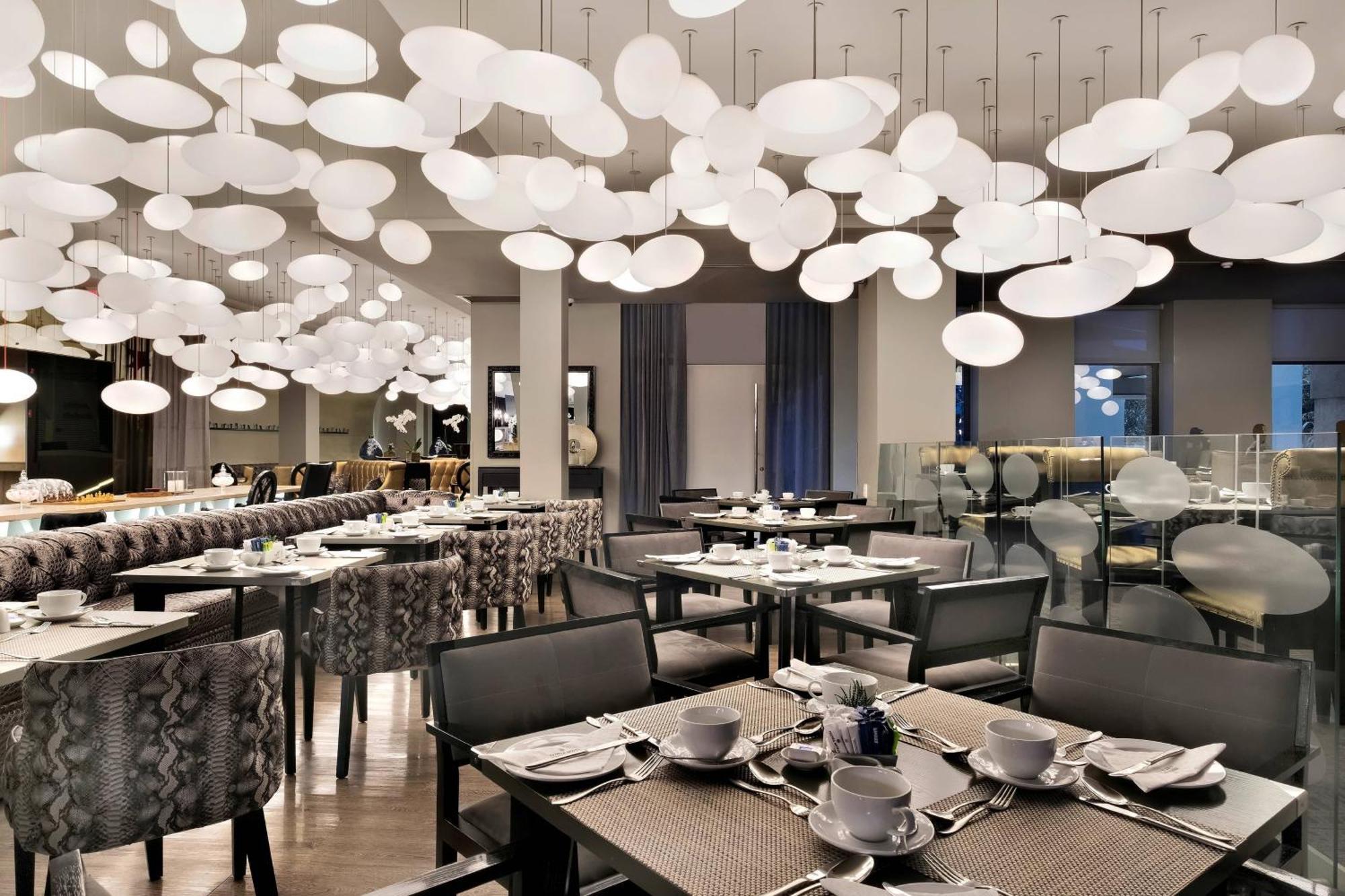 Protea Hotel Fire & Ice! By Marriott Pretoria Menlyn Экстерьер фото