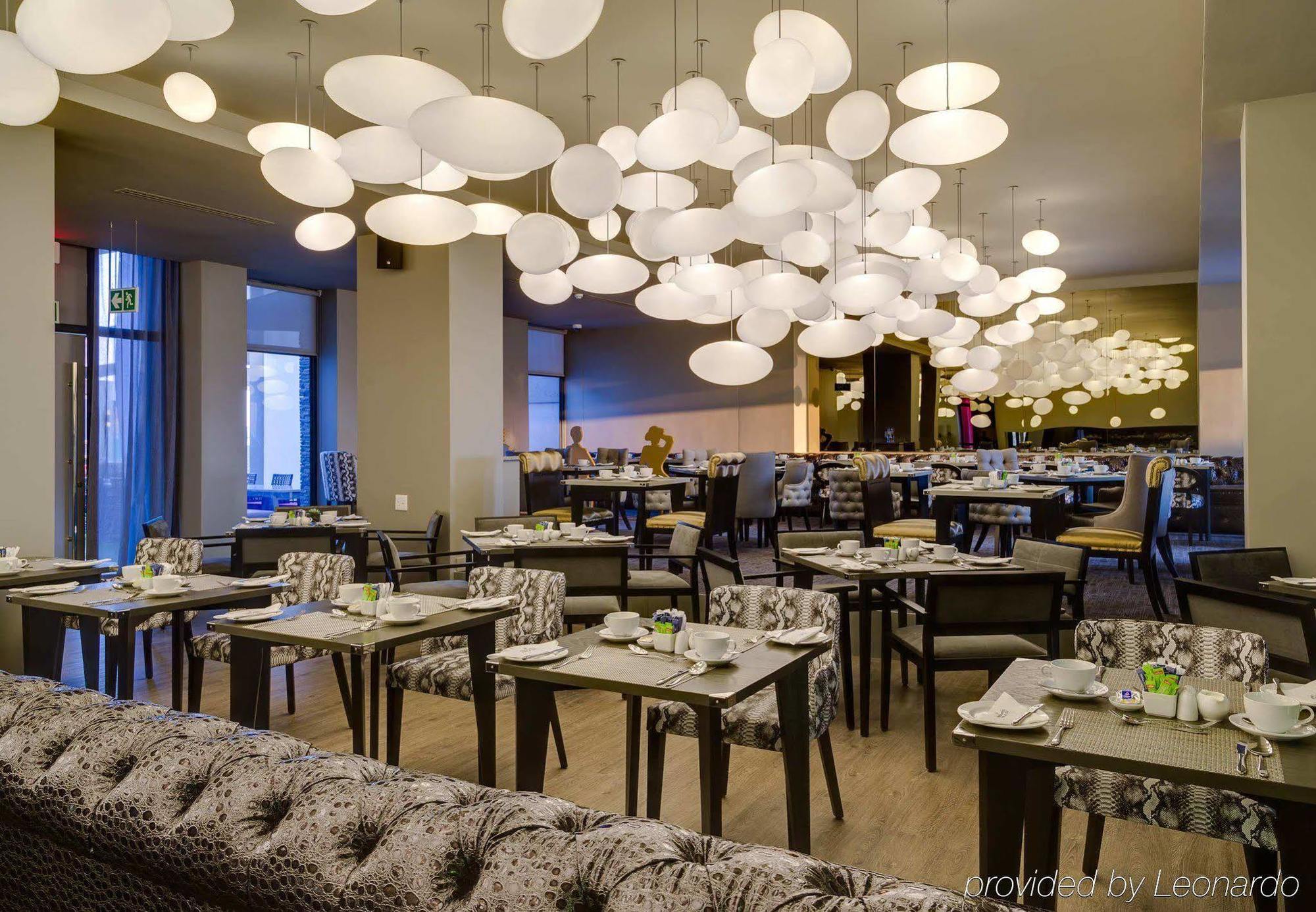 Protea Hotel Fire & Ice! By Marriott Pretoria Menlyn Экстерьер фото